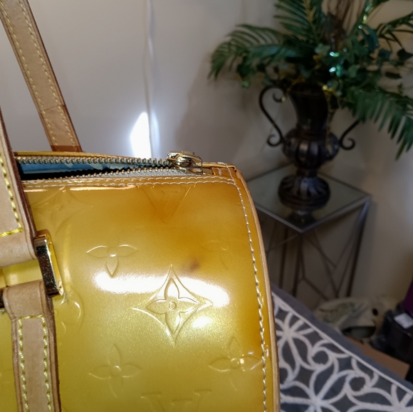 Authentic Louis Vuitton Vernis Bag - Picture 4 of 11